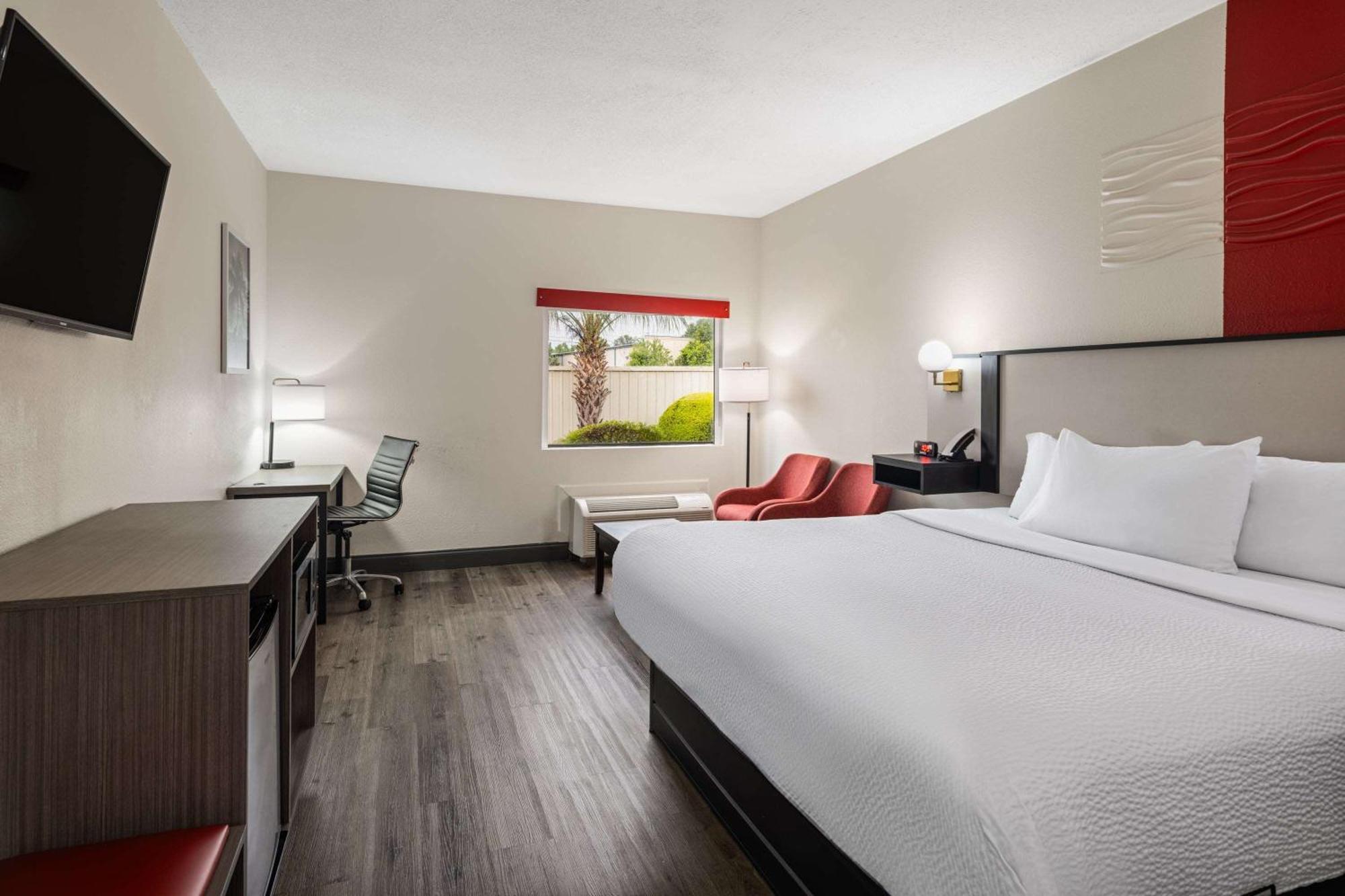 Ramada By Wyndham Locust Grove Exterior foto
