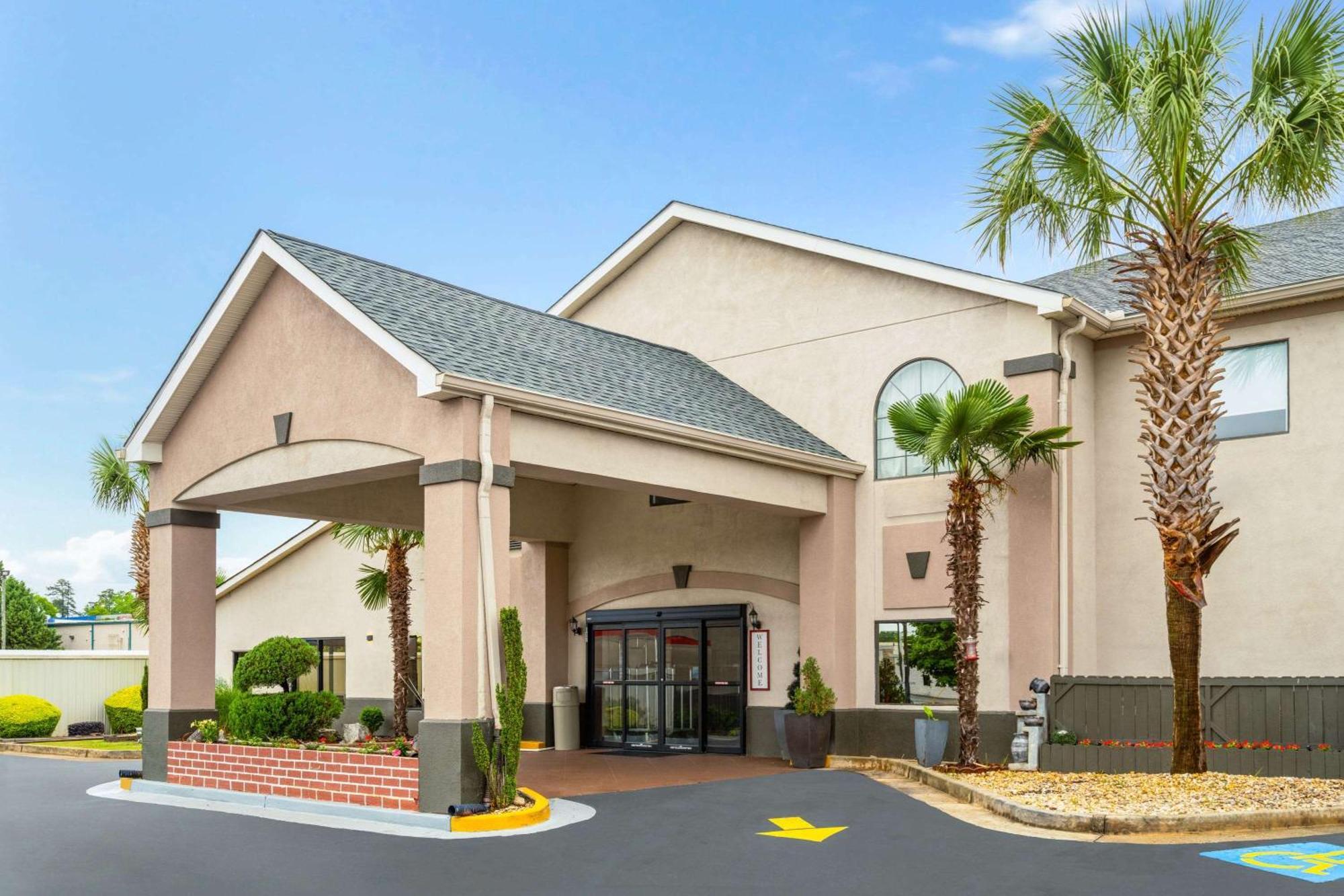 Ramada By Wyndham Locust Grove Exterior foto